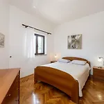 Apartments Milar